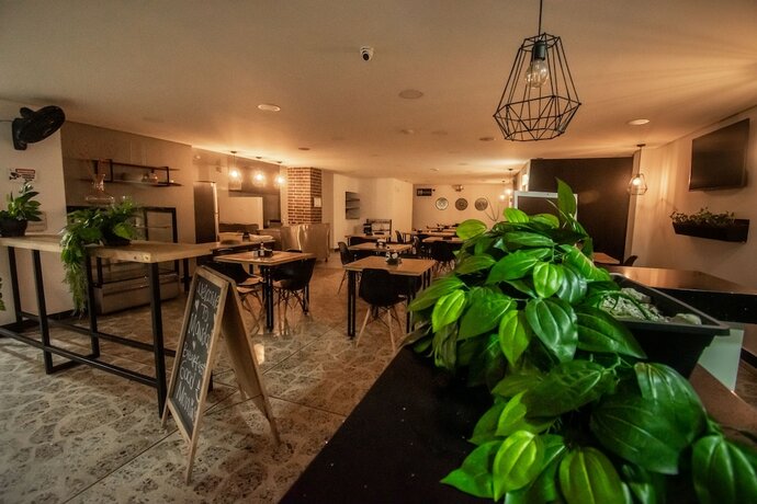 Imagen del bar/restaurante del Hotel Mandala Centro Medell&iacute;n. Foto 12