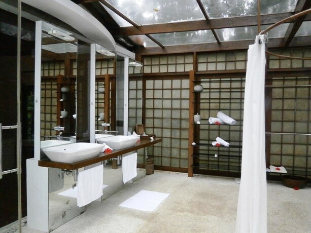 Imagen de la habitación del Hotel Mandala Spa and Resort Villas. Foto 24