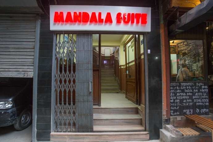 Imagen de los exteriores del Hotel Mandala Suite. Foto 18