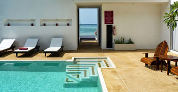 Imagen de los exteriores del Hotel Mandalai. Foto 13
