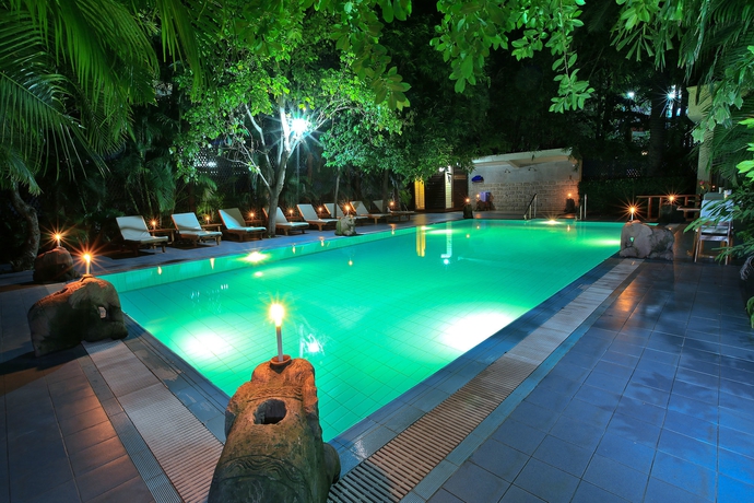 Imagen de la piscina del Hotel Mandalay City. Foto 15