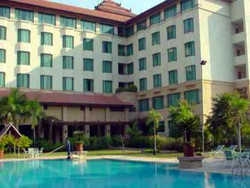 Imagen de los exteriores del Hotel Mandalay Swan Hotel. Foto 5