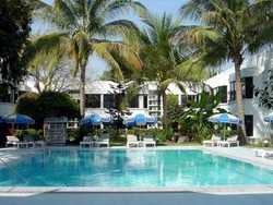 Imagen de la piscina del Hotel Mandalay Swan Hotel. Foto 7