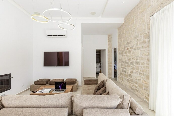 Imagen general del Hotel Mandana Villa - With Private Pool Jacuzzi. Foto 17