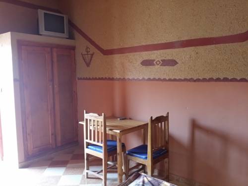 Imagen de la habitación del Hotel Mandar Saghrou Tazakht. Foto 9