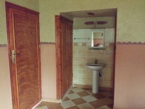 Imagen de la habitación del Hotel Mandar Saghrou Tazakht. Foto 10