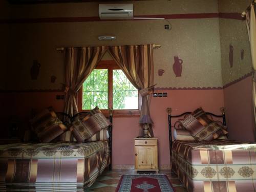 Imagen de la habitación del Hotel Mandar Saghrou Tazakht. Foto 11