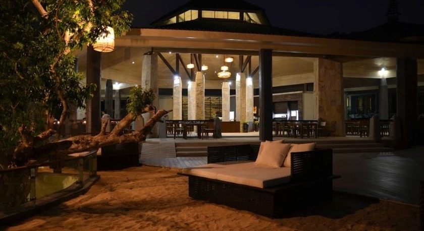 Imagen de los exteriores del Hotel Mandarava Resort and Spa Karon Beach. Foto 5