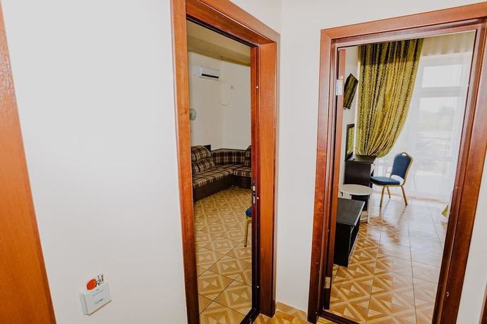 Imagen de la habitación del Hotel Mandarin. Foto 14