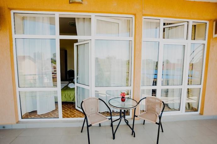 Imagen de la habitación del Hotel Mandarin. Foto 15