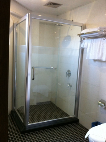 Imagen de la habitación del Hotel Mandarin, Kota Kinabalu. Foto 11