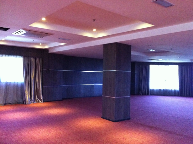 Imagen general del Hotel Mandarin, Kota Kinabalu. Foto 2