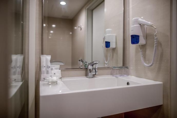 Imagen de la habitación del Hotel Mandarin Managed By Centre Point. Foto 11