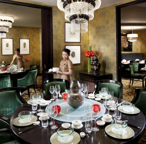 Imagen del bar/restaurante del Hotel Mandarin Oriental Jakarta. Foto 2