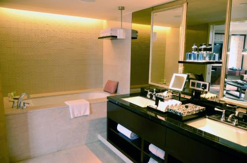 Imagen de la habitación del Hotel Mandarin Oriental Jakarta. Foto 9