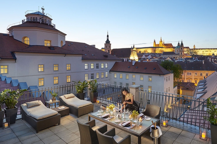 Imagen de los exteriores del Hotel Mandarin Oriental, Prague. Foto 9