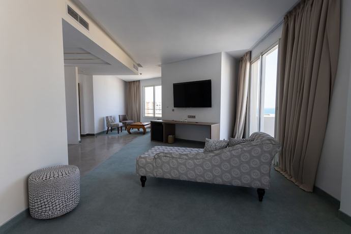 Imagen de la habitación del Hotel Mandarin Palace. Foto 9