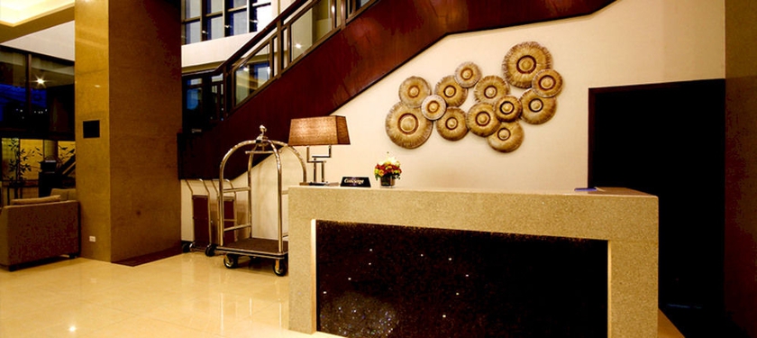 Imagen de los interiores del Hotel Mandarin Plaza. Foto 10