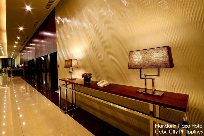 Imagen del bar/restaurante del Hotel Mandarin Plaza. Foto 2