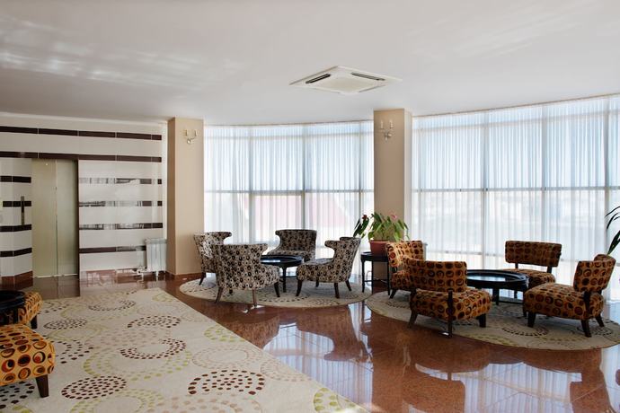 Imagen de los interiores del Hotel Mandarin and Fitness Center. Foto 17