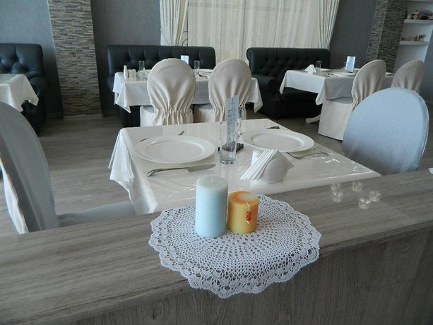 Imagen del bar/restaurante del Hotel Mandarin and Fitness Center. Foto 4
