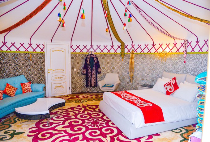 Imagen de la habitación del Hotel Mandarin and Fitness Center. Foto 12