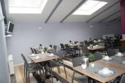 Imagen del bar/restaurante del Hotel Mandarina. Foto 2