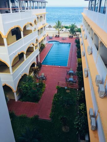 Imagen de la piscina del Hotel Mandhari Villa. Foto 23