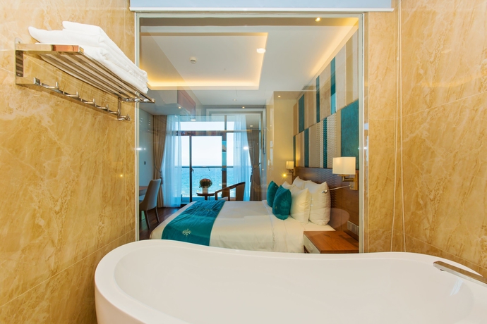 Imagen de la habitación del Hotel Mandila Beach Danang. Foto 13