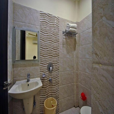 Imagen de la habitación del Hotel Mandiram. Foto 22