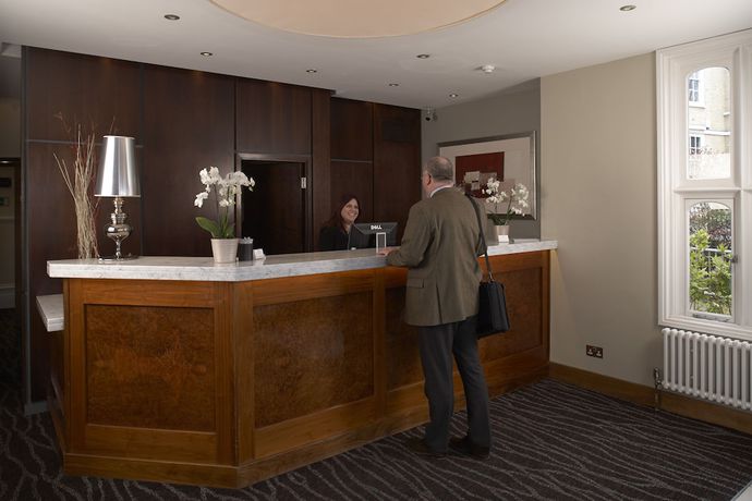 Imagen de los interiores del Hotel Mandolay Guildford. Foto 20