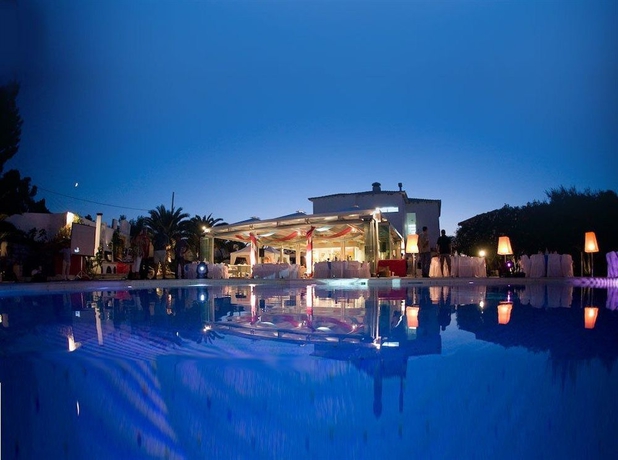 Imagen de la piscina del Hotel Mandraki Village Boutique. Foto 13