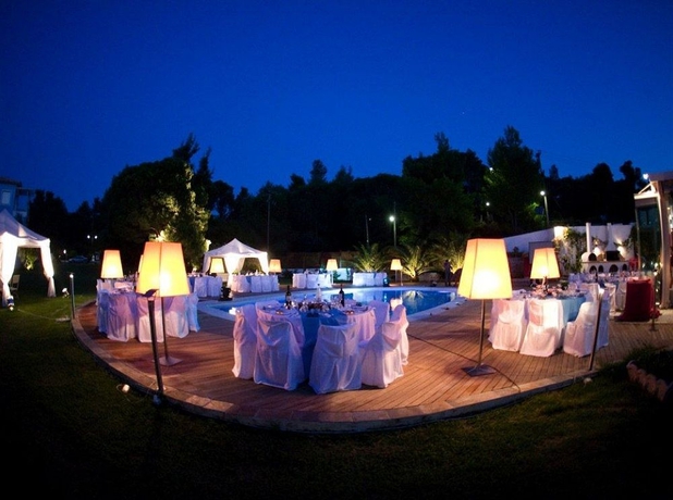 Imagen de los exteriores del Hotel Mandraki Village Boutique. Foto 10