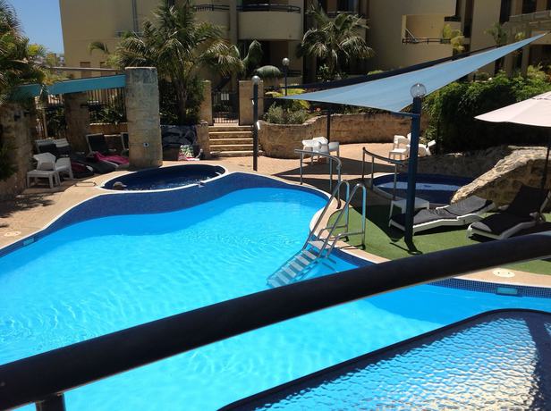 Imagen de la piscina del Hotel Mandurah Apartment At Silver Sands Resort. Foto 12