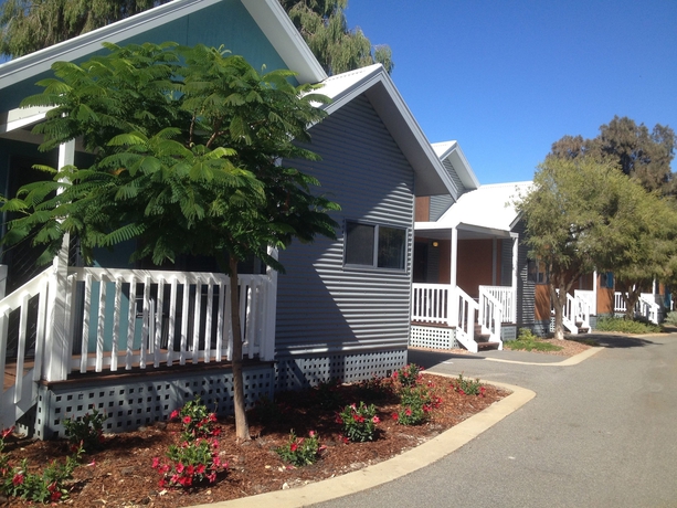Imagen de los exteriores del Hotel Mandurah Ocean Marina Chalets. Foto 11