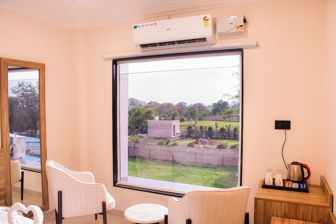 Imagen de los interiores del Hotel Mandu\'s Green Valley Resort. Foto 16