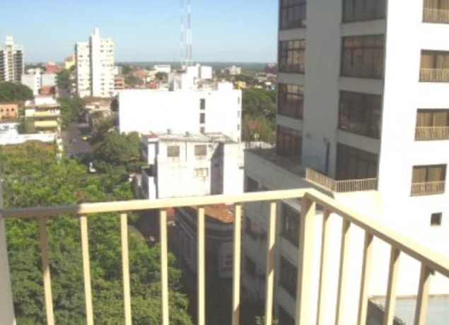 Imagen de los exteriores del Hotel Manduvira Plaza. Foto 8