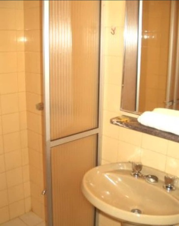Imagen de la habitación del Hotel Manduvira Plaza. Foto 7