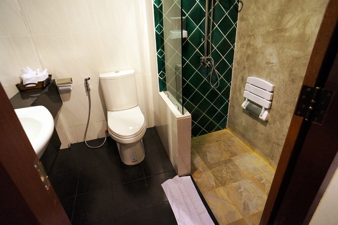 Imagen de la habitación del Hotel Manee At Cool Mueang. Foto 7