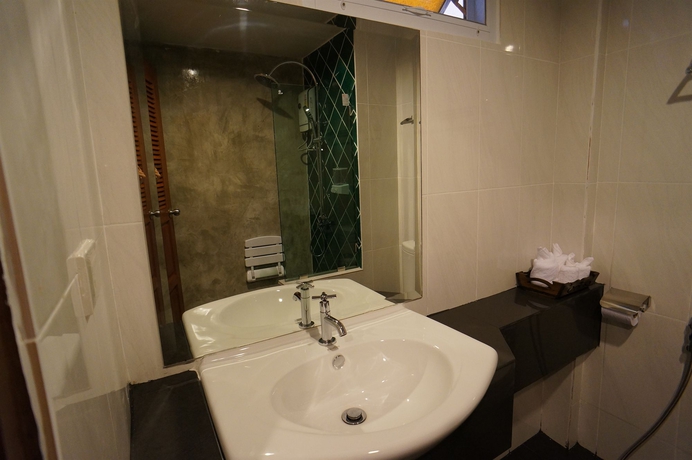Imagen de la habitación del Hotel Manee At Cool Mueang. Foto 8