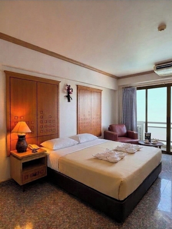 Imagen de la habitación del Hotel Maneerote Surin. Foto 5