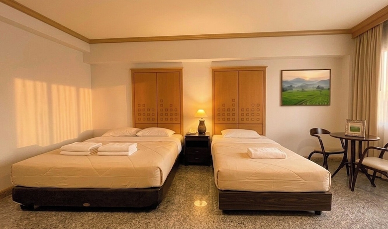 Imagen de la habitación del Hotel Maneerote Surin. Foto 8