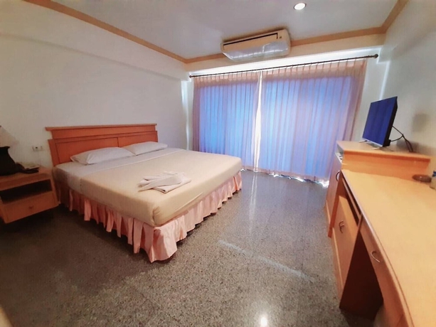 Imagen de la habitación del Hotel Maneerote Surin. Foto 10