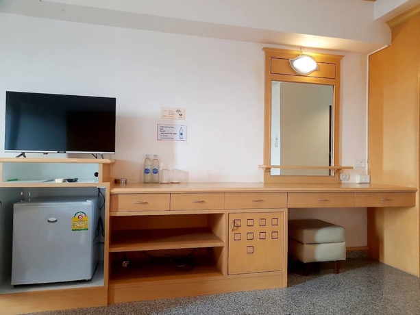 Imagen de la habitación del Hotel Maneerote Surin. Foto 15
