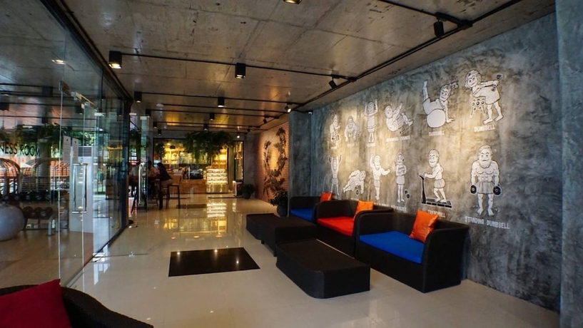 Imagen de los interiores del Hotel Maneetel Krabi Beachfront. Foto 13