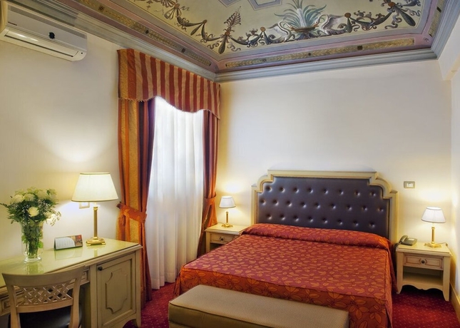 Imagen de la habitación del Hotel Manganelli Palace. Foto 5