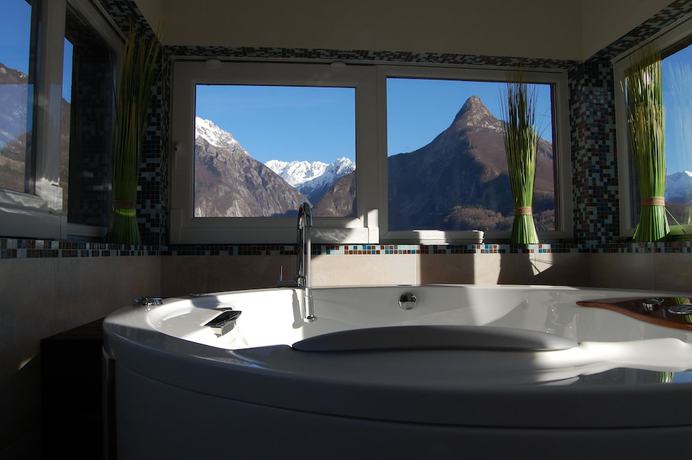 Imagen de la piscina del Hotel Mangart. Foto 18