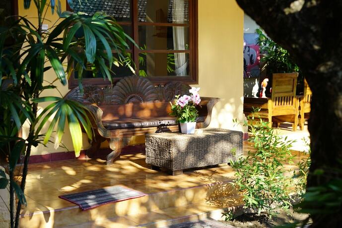Imagen general del Hotel Mangga Bungalow. Foto 8