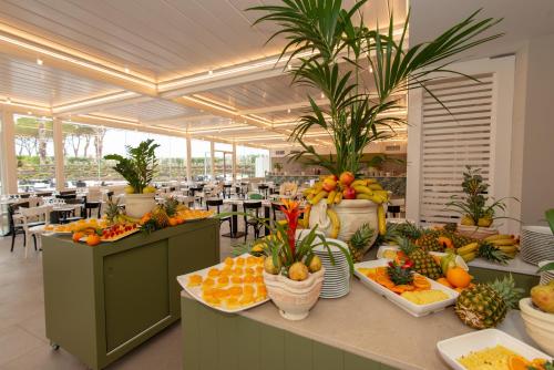 Imagen del bar/restaurante del Hotel Mangia's Himera Resort. Foto 2