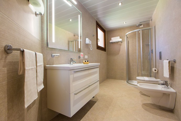 Imagen de la habitación del Hotel Mangia's Santa Teresa Sardinia, Curio Collection by Hilton. Foto 9